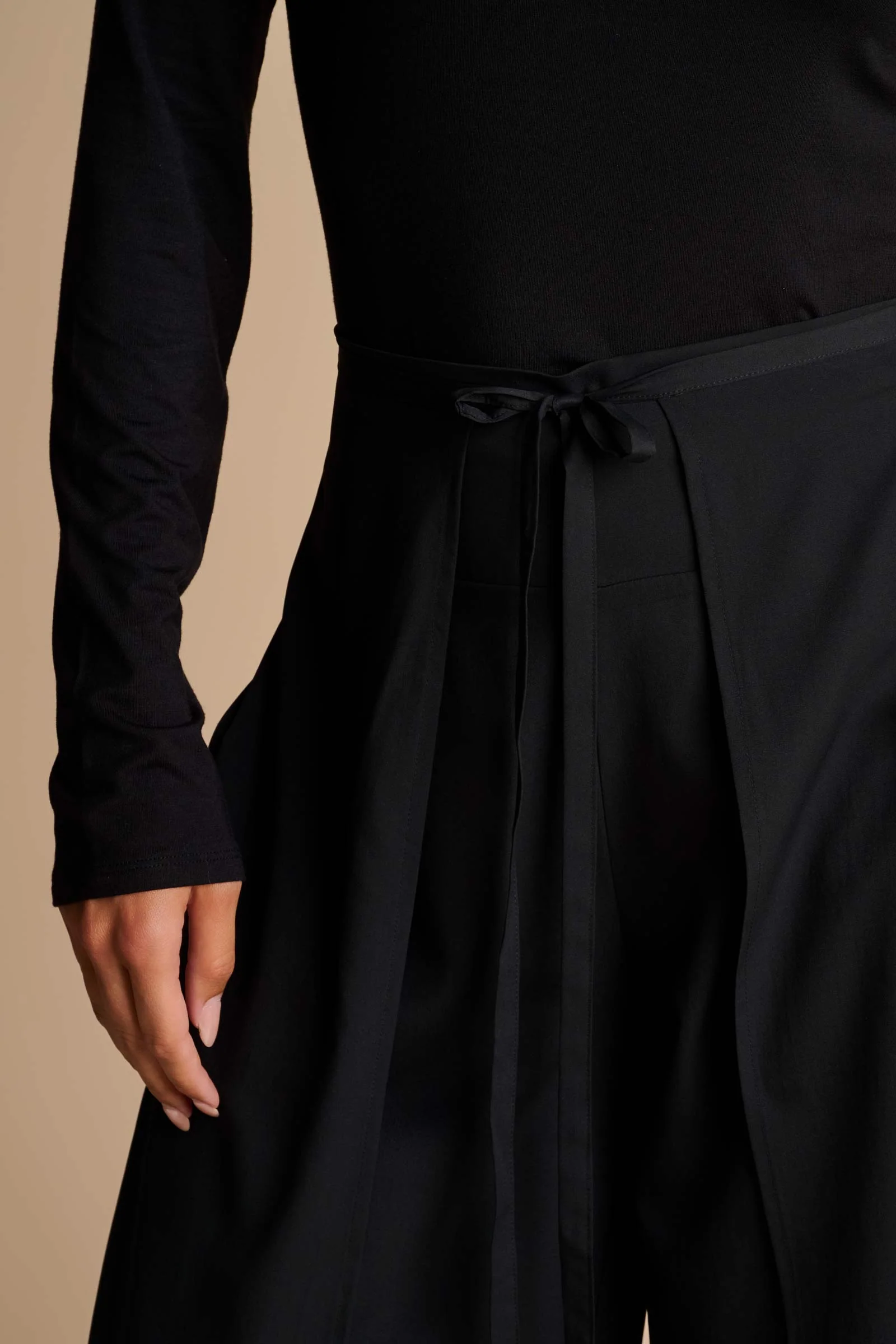 Roule Turtleneck Top | Black - Image 6